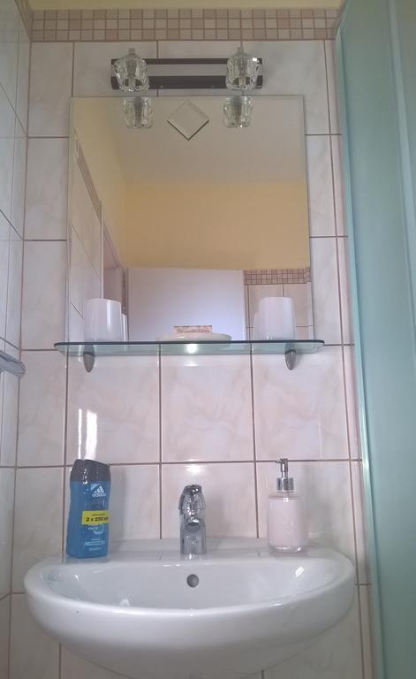זירץ Pongracz Apartman מראה חיצוני תמונה