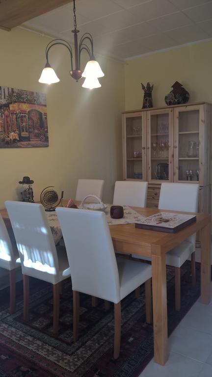 זירץ Pongracz Apartman מראה חיצוני תמונה