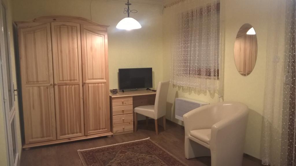 זירץ Pongracz Apartman מראה חיצוני תמונה