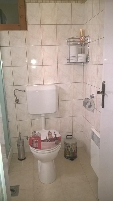 זירץ Pongracz Apartman מראה חיצוני תמונה