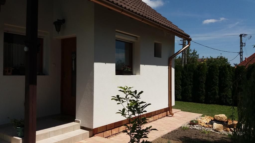 זירץ Pongracz Apartman מראה חיצוני תמונה