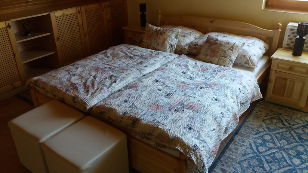 זירץ Pongracz Apartman מראה חיצוני תמונה
